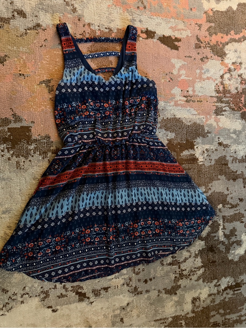 Pattern Flowy Dress - Picture 5 of 8